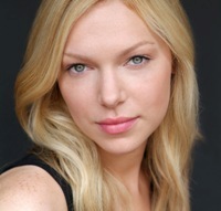 Cover image for article: Laura Prepon Explains Why October Road is the Best New Show