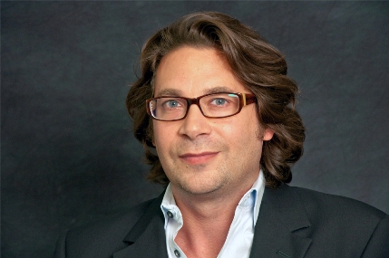 Cover image for  article: UM: Curious About…the iPad - Scott Laine - MediaBizBloggers