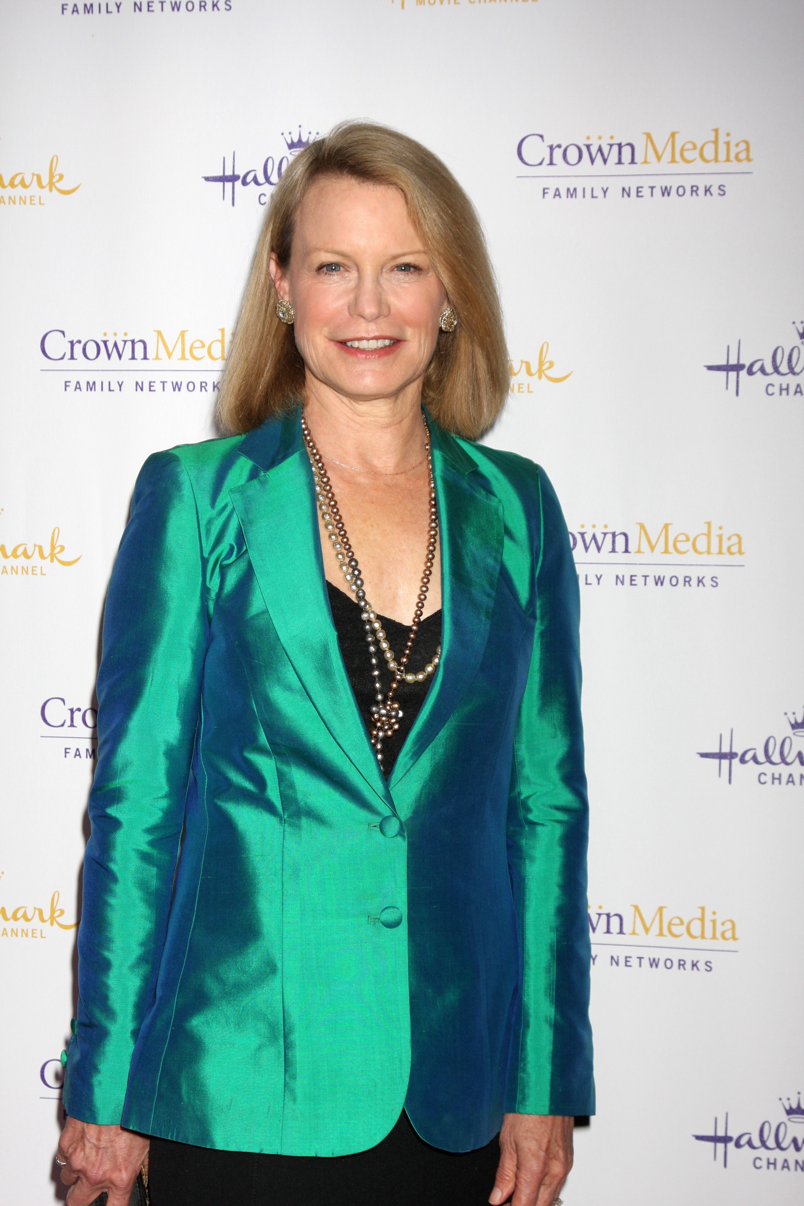 Cover image for  article: “Charlie’s Angels” Star Shelley Hack Finds Heaven at Hallmark