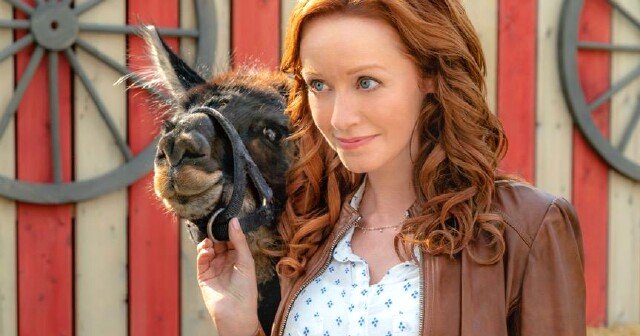 Hallmark Favorite Lindy Booth Branches Out "Under the Autumn Moon ...